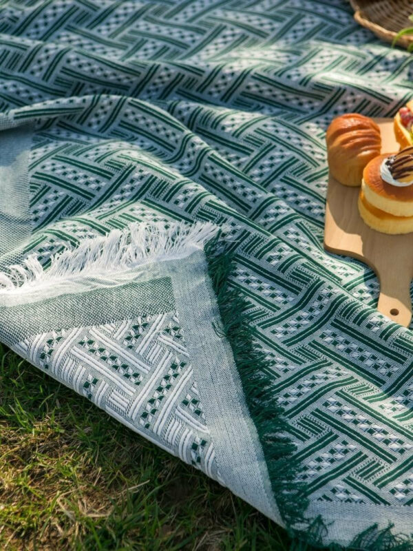 Moisture Resistant Durable Thick Outdoor Patio Mats Picnic Camping Mats - Image 3