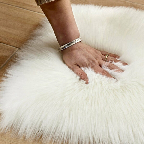White Oval Shaped Shaggy Super Soft Faux Sheepskin Fur Plush Rugs For Living Room Hall Bedroom Bedside - Image 2